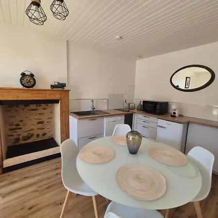 Charmante Maison, Entiere Au Calme, Sud Avec Jardin Chanteloup (Manche)