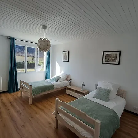 Holiday home Charmante Maison, Entiere Au Calme, Sud Avec Jardin Chanteloup (Manche)