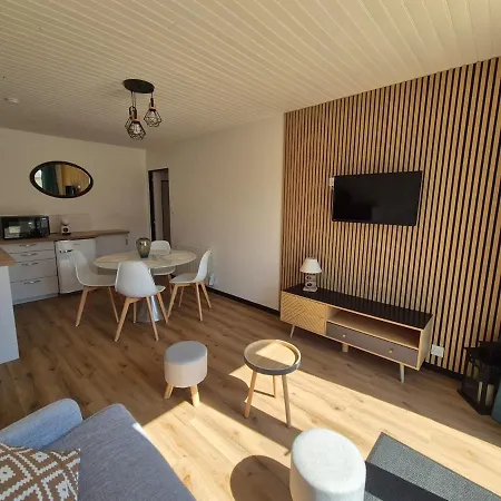 Charmante Maison, Entiere Au Calme, Sud Avec Jardin *